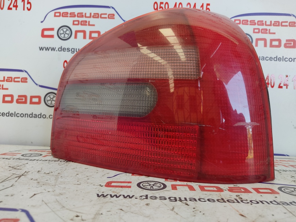 PILOTO TRASERO DERECHO