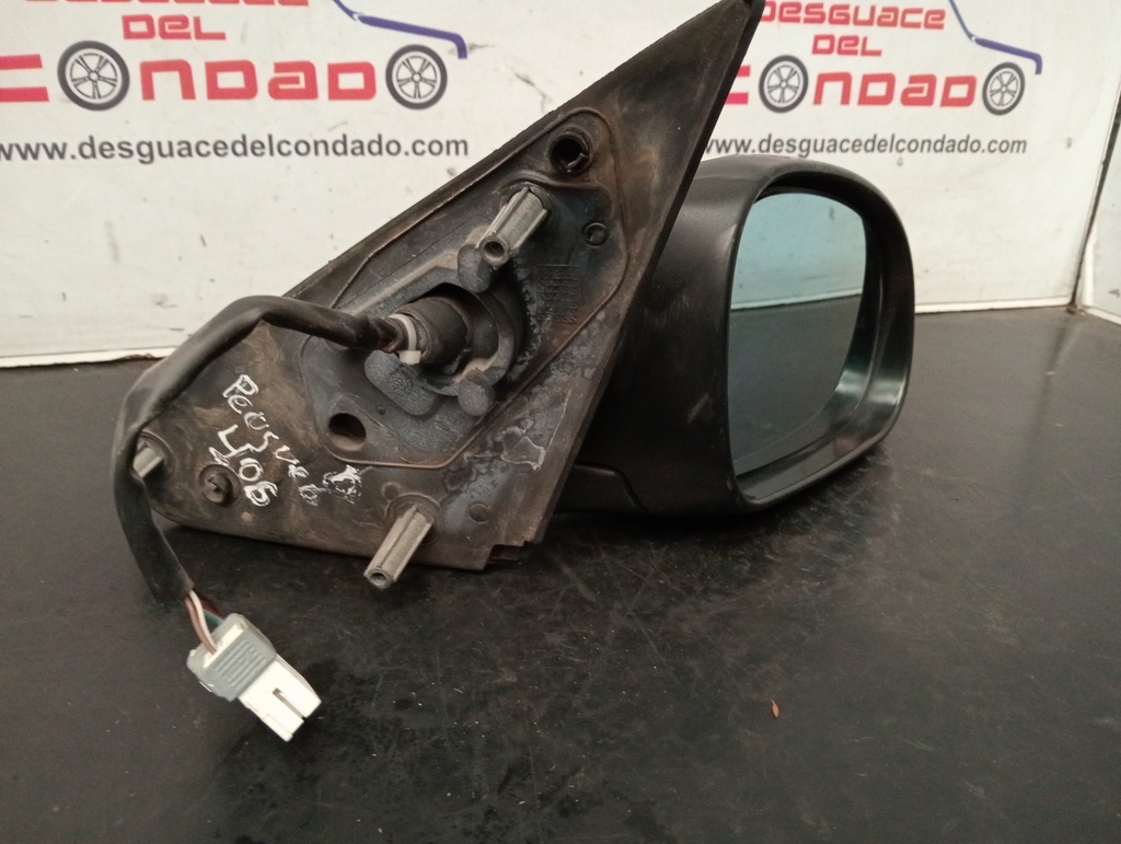 RETROVISOR DERECHO
