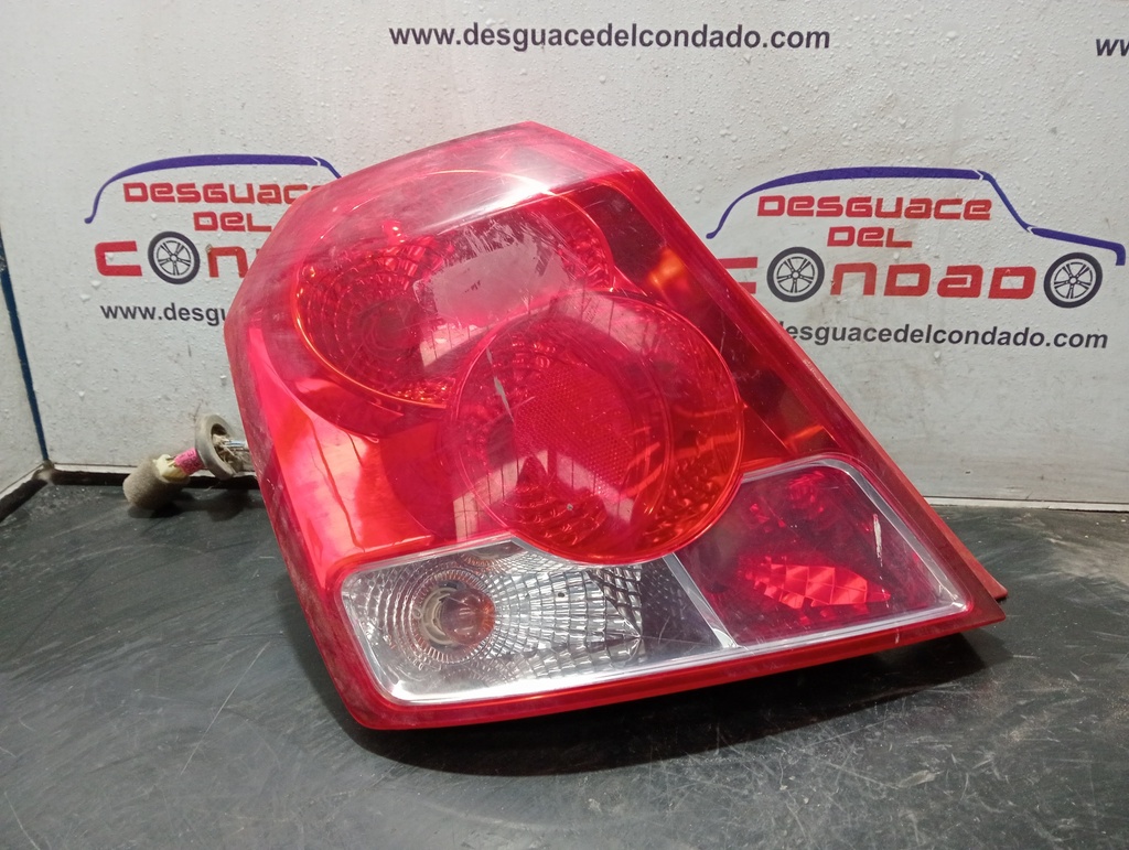 PILOTO TRASERO IZQUIERDO