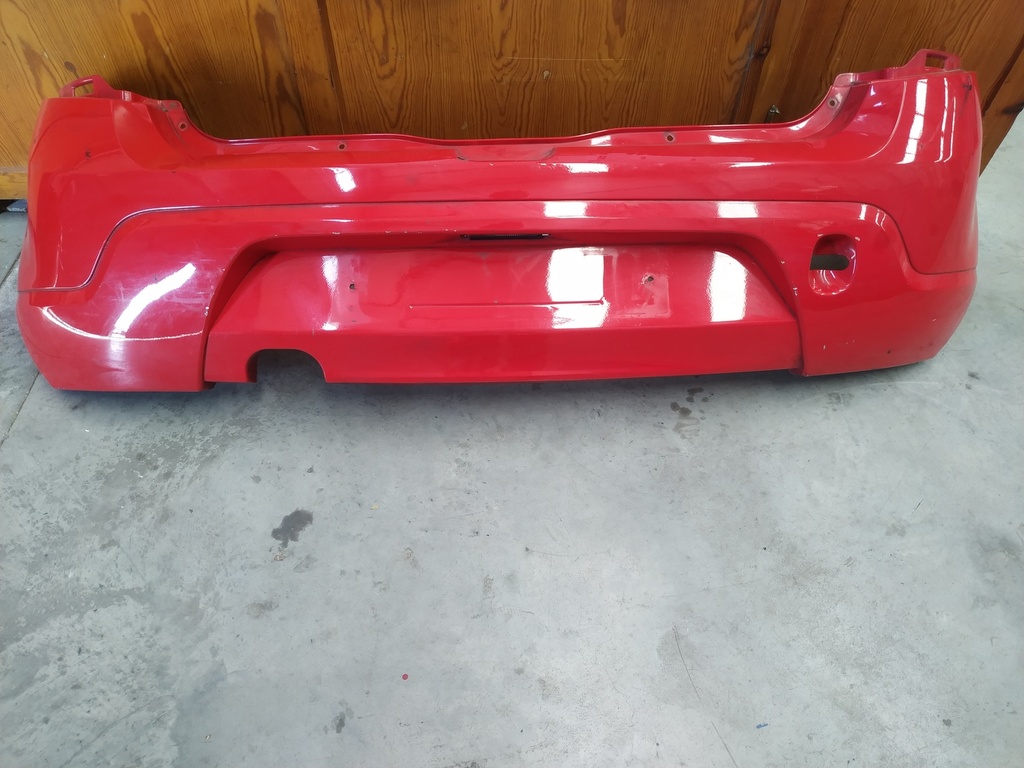 PARAGOLPES TRASERO
