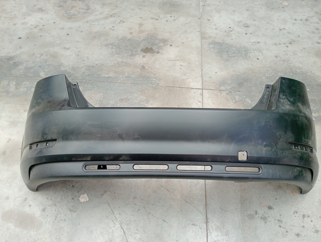 PARAGOLPES TRASERO
